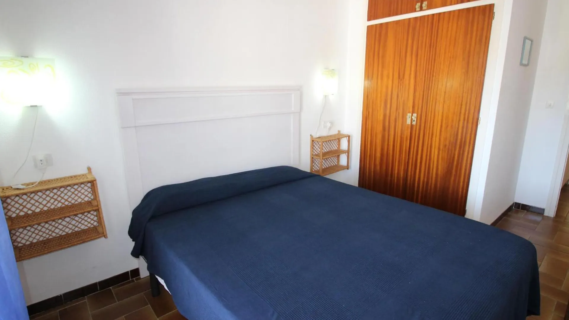 More I 1 Drta - Apartamento Con Vistas Al Mar, Barrio Tranquilo Con Jardin. - Es-228-54 Llanca 0*,  Spain